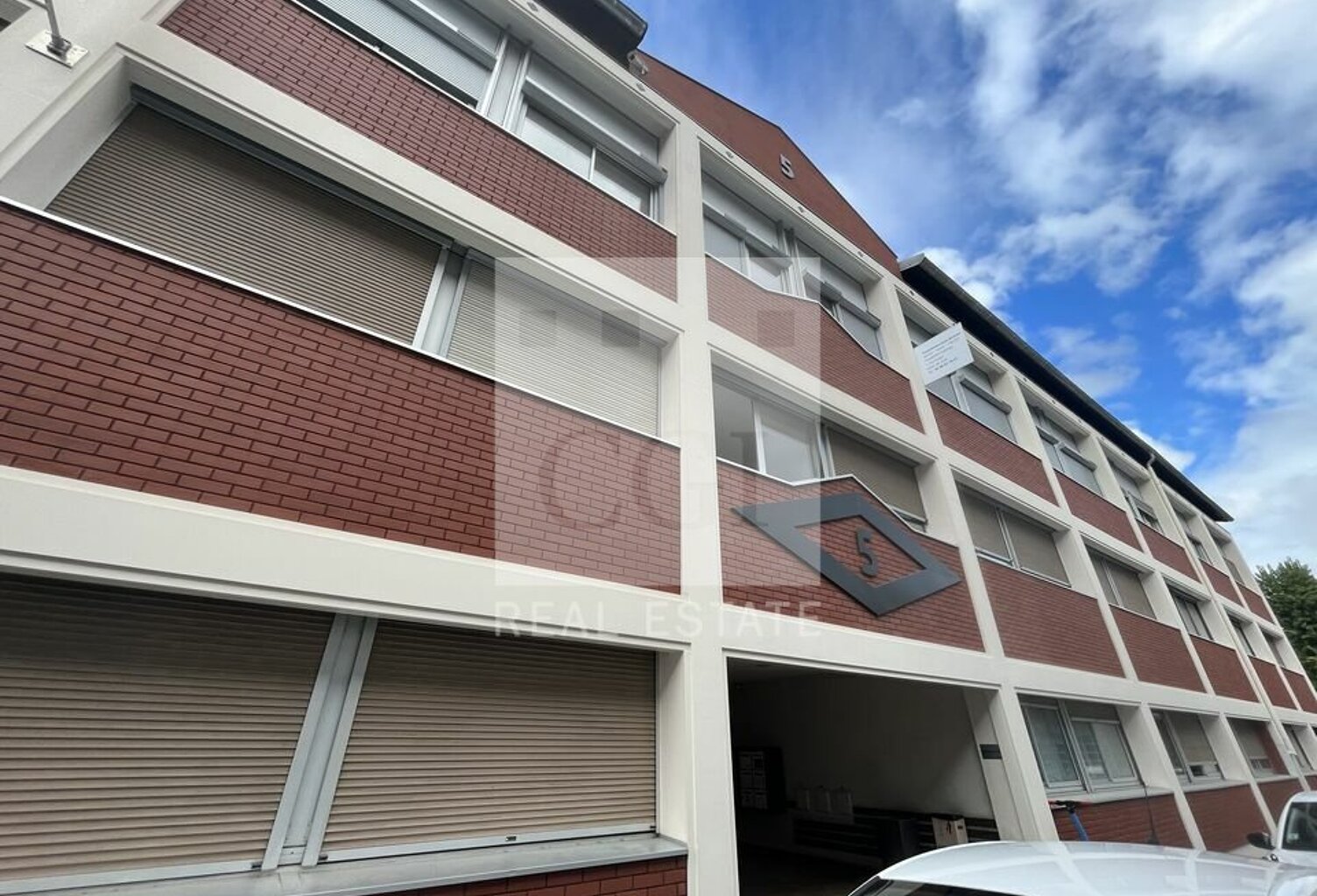 BUREAUX à LOUER — photo 1