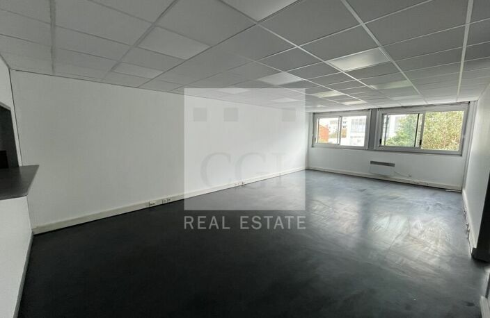 BUREAUX à LOUER — photo 2