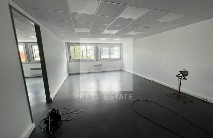 BUREAUX à LOUER — photo 4