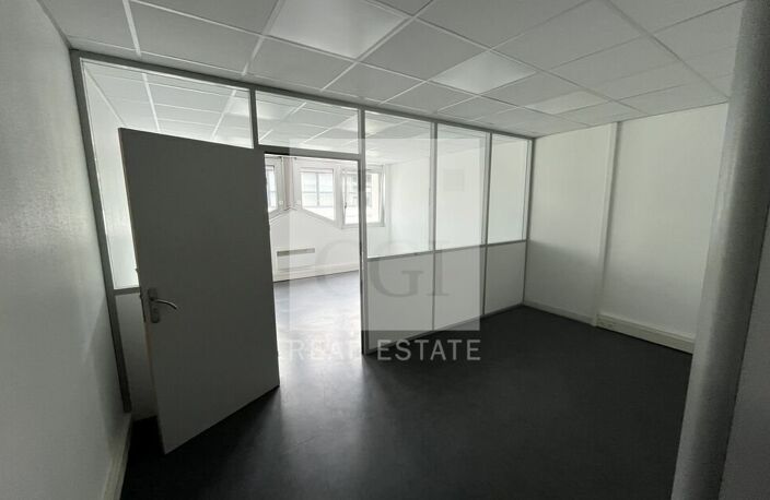 BUREAUX à LOUER — photo 5
