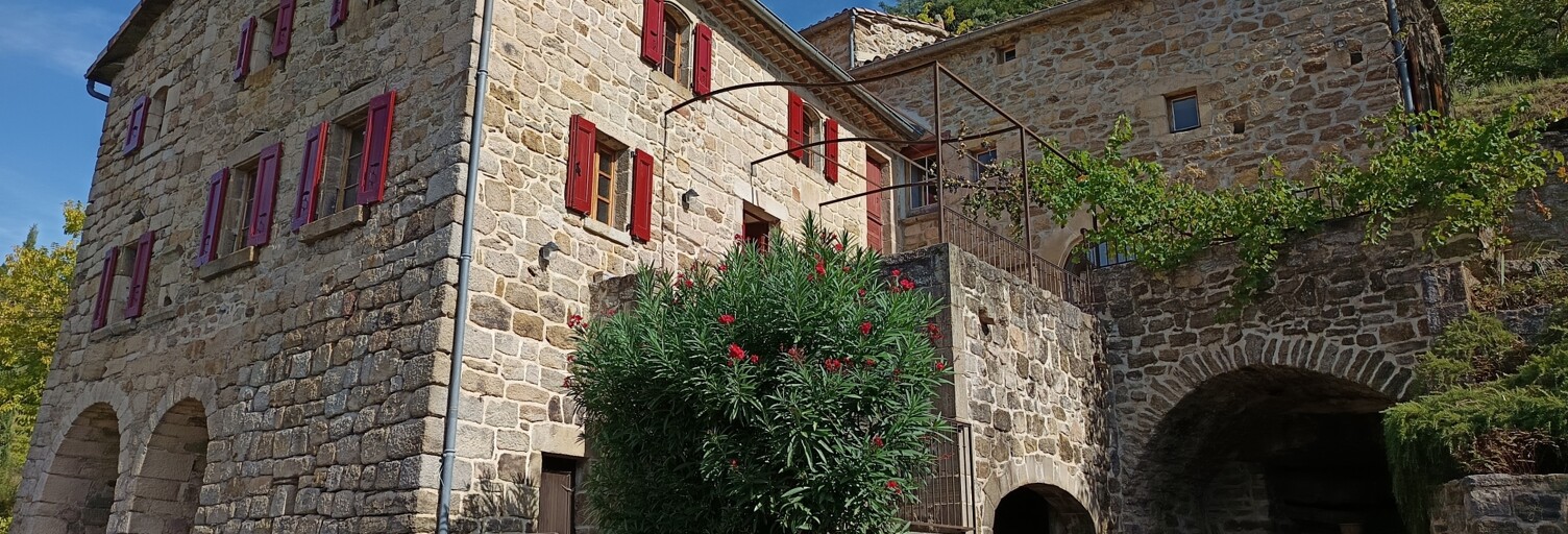 Maison 9 Pièces 230 m² à vendre à Les Vans (07140)