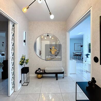 Appartement 4 pièces 285000 €