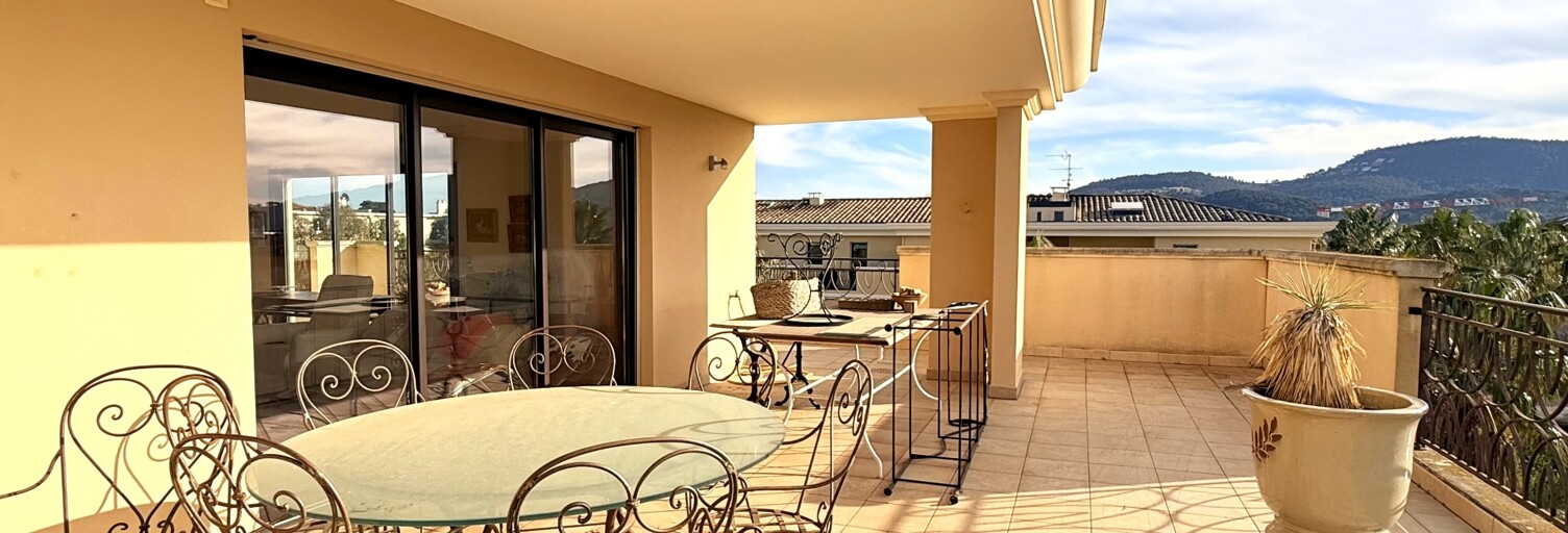 Appartement 5 Pièces 138 m² à vendre à Hyères (83400)