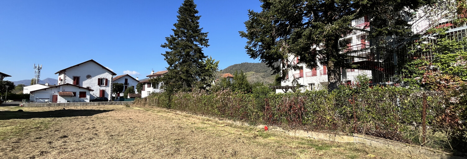 Terrain  621 m² à vendre à Saint-Jean-Pied-de-Port (64220)