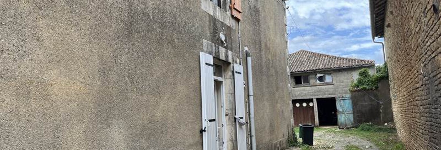 Maison 9 Pièces 213 m² à vendre à Lezay (79120)