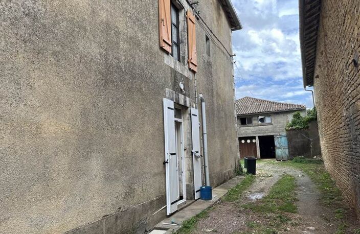 Maison de ville de 9 pièces principales — photo 2