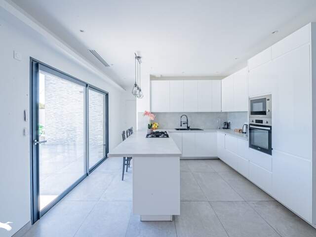 Contemporaine de 6 pièces principales — photo du bien