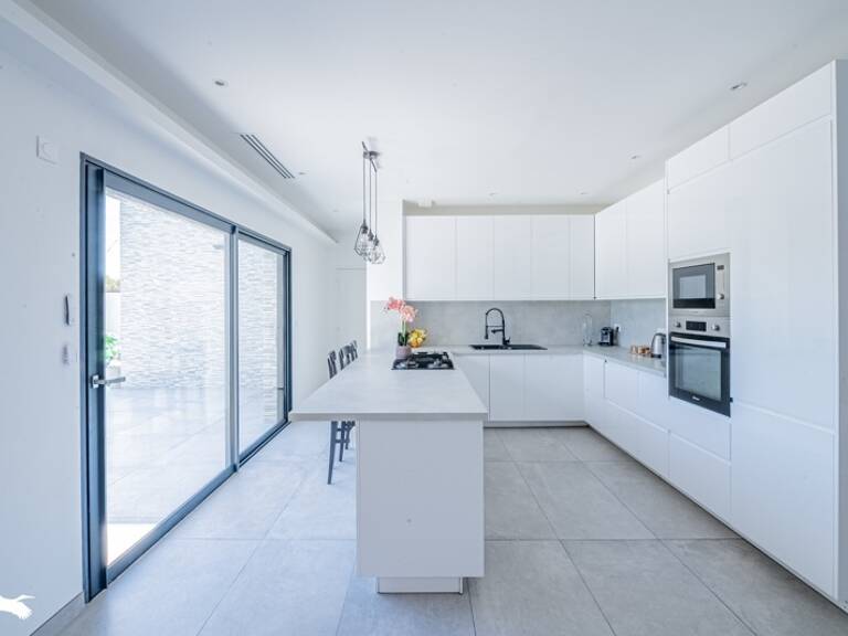 Contemporaine de 6 pièces principales — photo 1