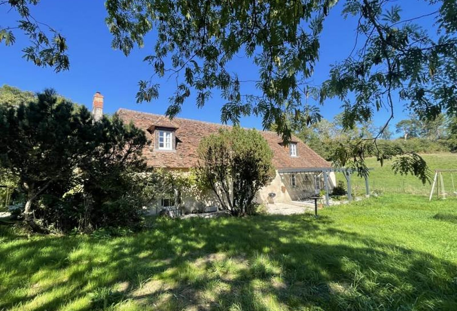 Maison en pierre de 11 pièces principales — photo 1