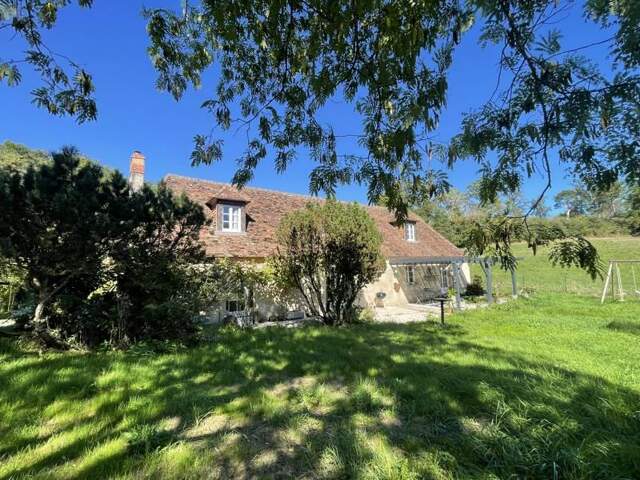 Maison en pierre de 11 pièces principales — photo du bien