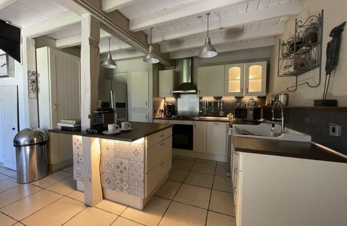 Maison en pierre de 11 pièces principales — photo 2