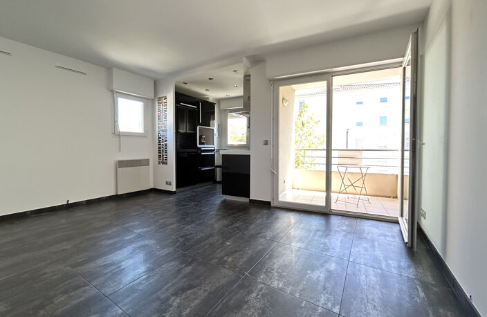 T2 Sainte Marguerite  terrasse et garage 13009 Marseille — photo 4
