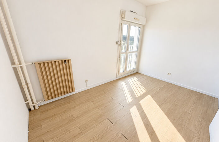 APPARTEMENT DE TYPE 3 / VUE ETANG — photo 5