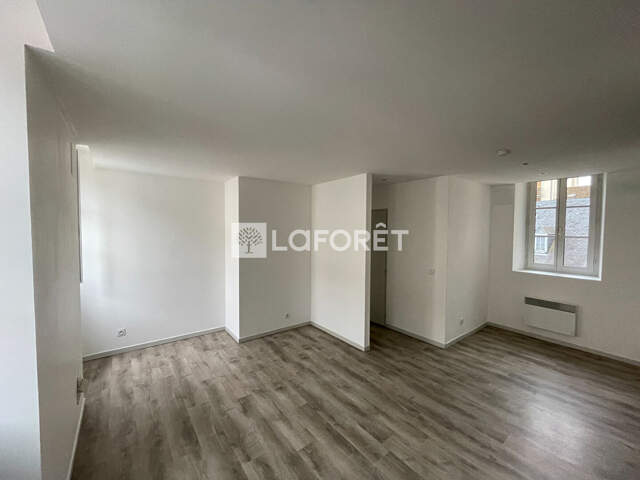 LOCATION d'un appartement 3 pièces (59 m²) à TARBES — photo du bien