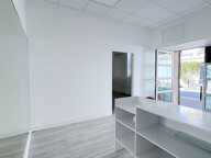 A LOUER LOCAL PROFESSIONNEL OU COMMERCIAL - SECTEUR BORDEAUX CHARTRONS — photo 2