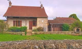 Maison 9 Pièces 173 m² à vendre à La Vineuse sur Fregande (71250)