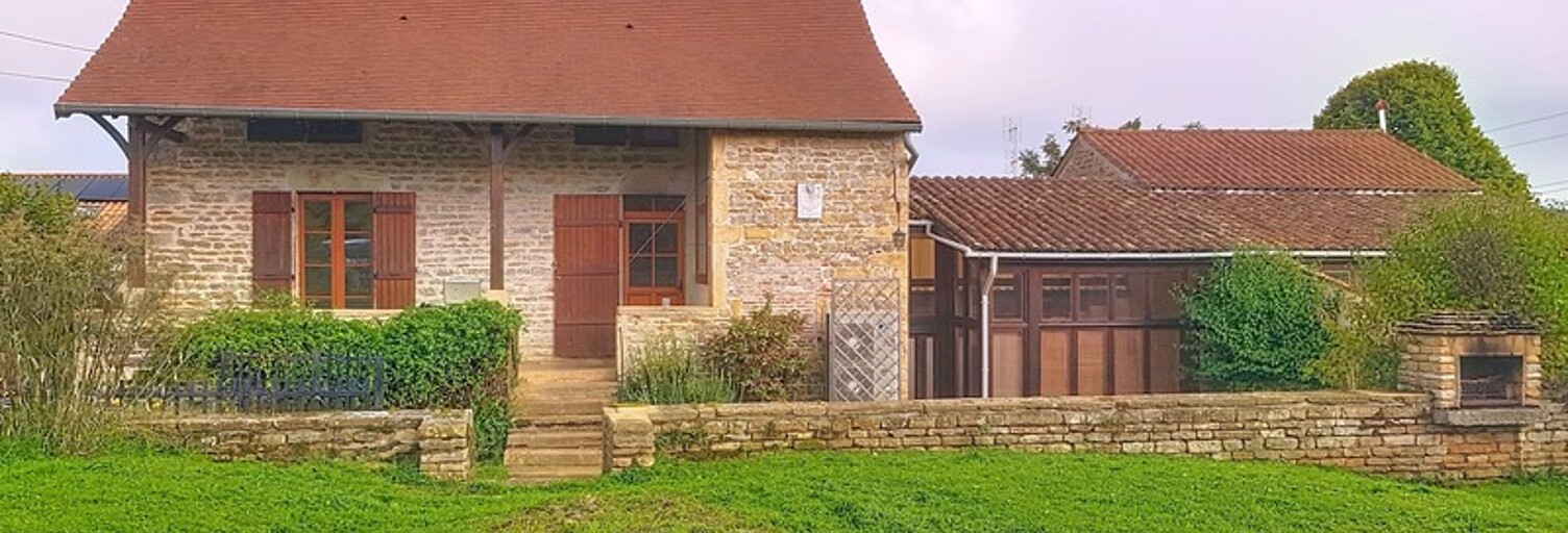 Maison 9 Pièces 173 m² à vendre à La Vineuse sur Fregande (71250)