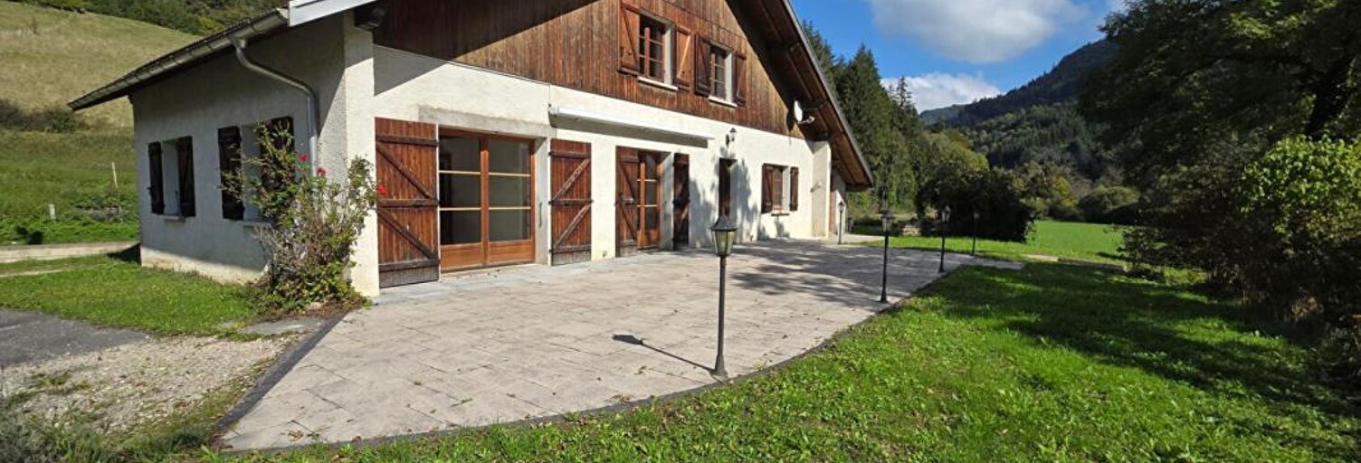 Maison 9 Pièces 205 m² à vendre à Belleherbe (25380)