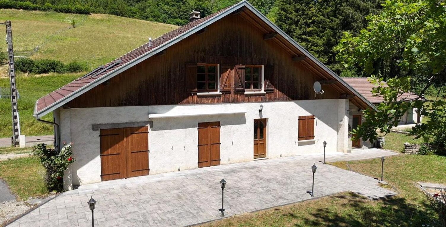 MAISON 9 PIECES 206m² SUR 13.91 ARES 299000 EUROS — photo 1