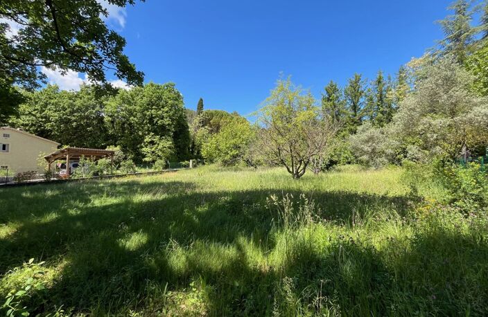 Pierrevert — photo 2