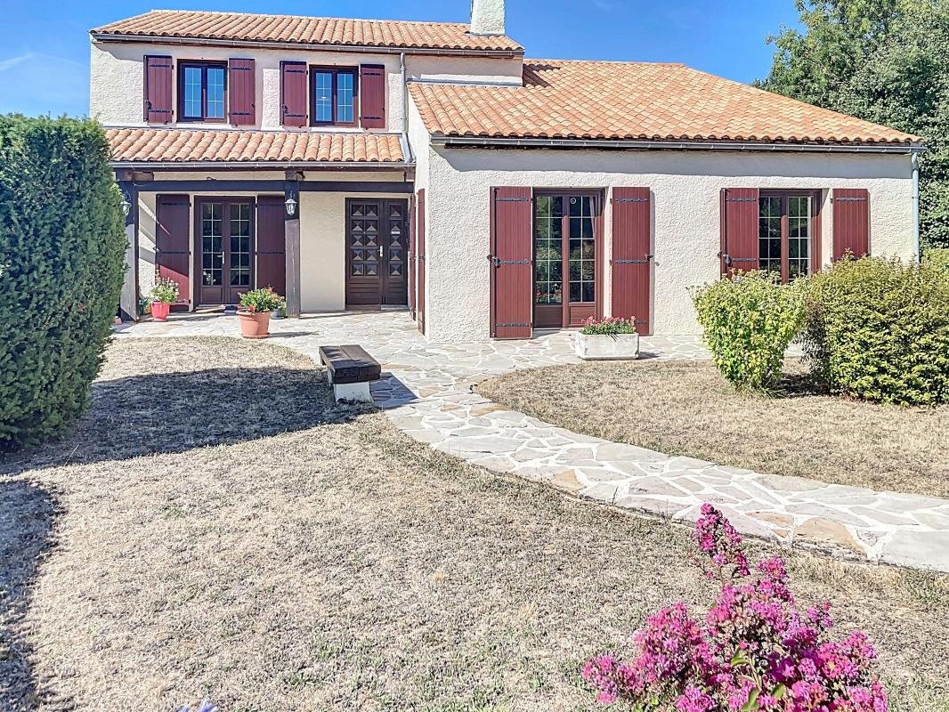Villa / Maison  T5 à vendre Salles-sur-Mer 17220