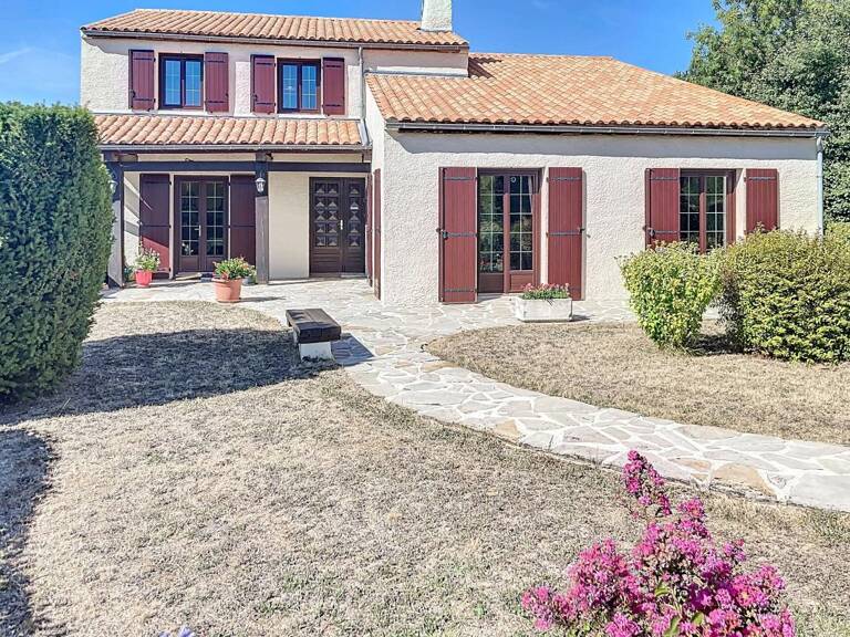 MAISON FAMILIALE A SALLES SUR MER — photo 1