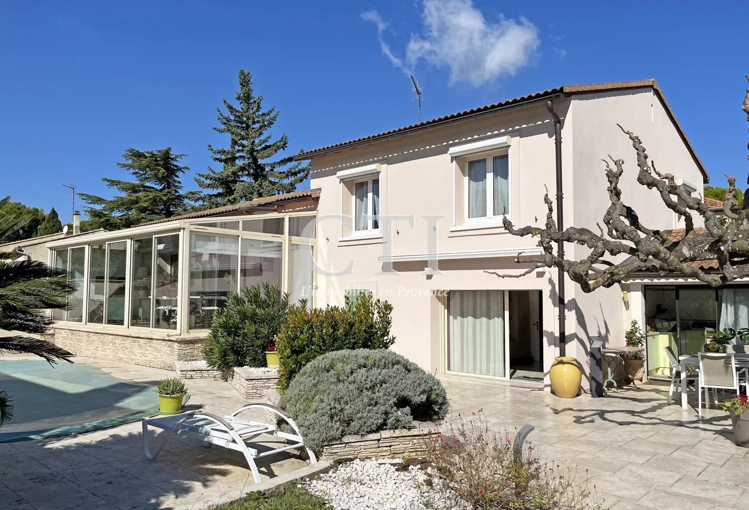 Un écrin de verdure avec piscine à deux pas du centre de Valréas — photo 1