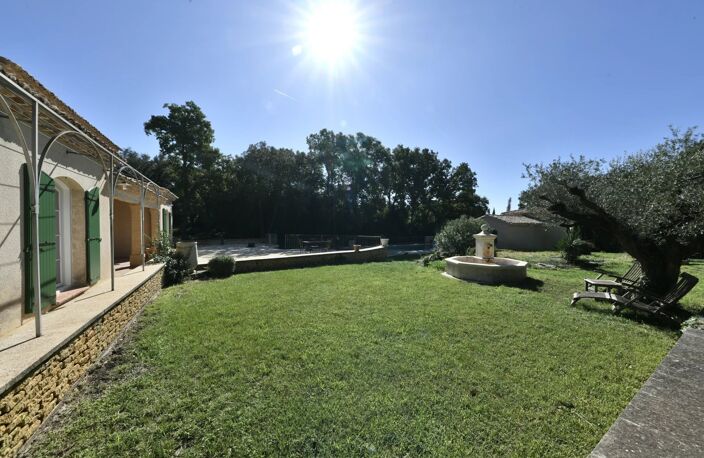 Propriété méridionale au cœur d'un parc arboré — photo 3