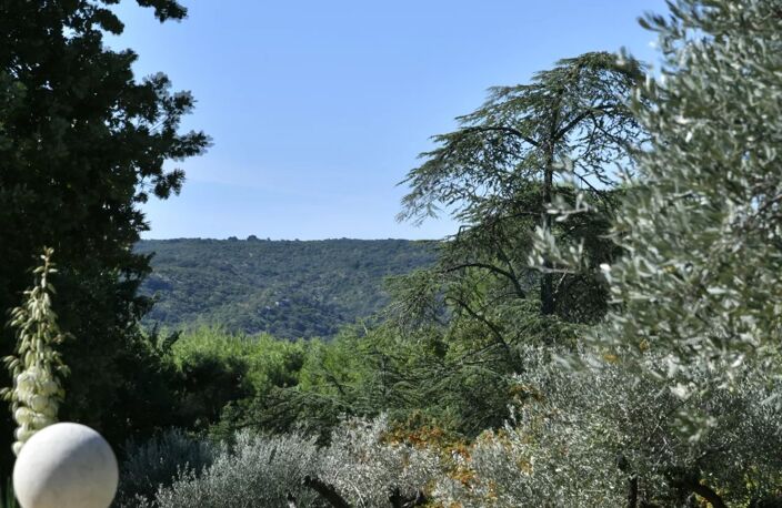 Propriété méridionale au cœur d'un parc arboré — photo 5