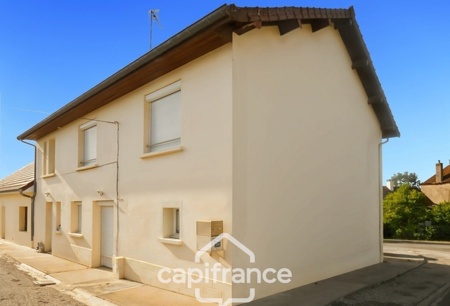 Maison à vendre 7 pièces SAVIGNY EN REVERMONT (71) — photo 1