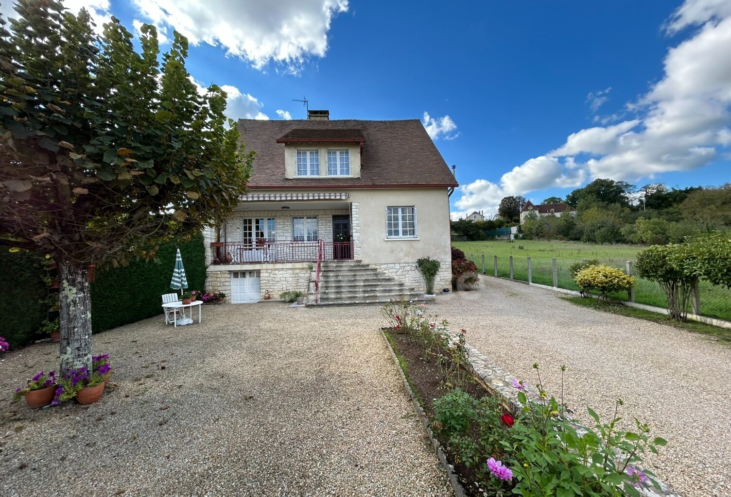 Maison à vendre 6 pièces EXCIDEUIL (24) 5 chambres sur 1700m² de terrain — photo 1