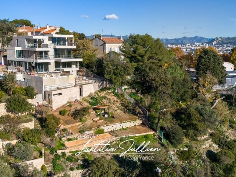 Dpt Bouches du Rhône (13), à vendre MARSEILLE 8EME ARRONDISSEMENT Villa moderne T5 de 250m² - Terrain de 700m² Vue panoramique - Quartier du Carré d'OR - Haut de Périer — photo 1