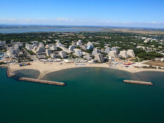 HERAULT (34) LA GRANDE MOTTE (34280) à vendre fonds de commerce de restaurant emplacement N°1 VUE MER 140 cvts — photo du bien