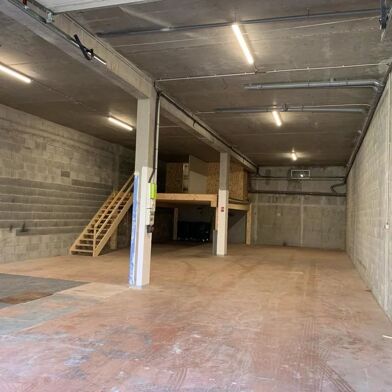 Commerce  349800 €