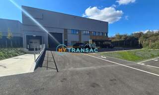 Local industriel  1675 m² à louer à Vaires-sur-Marne (77360)