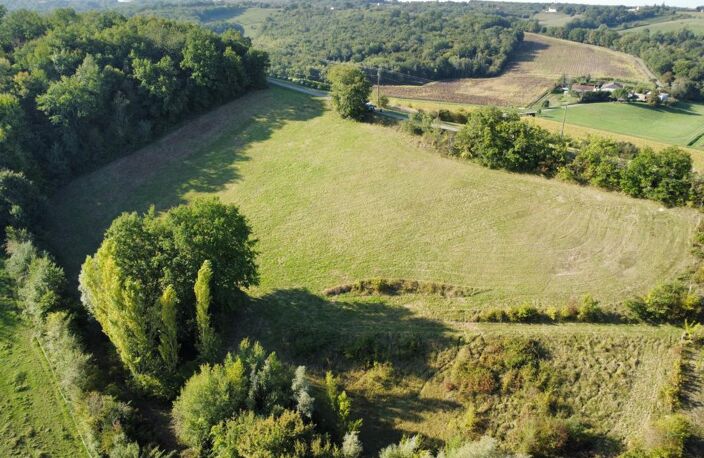 Terrain agricole avec source et lac — photo 2