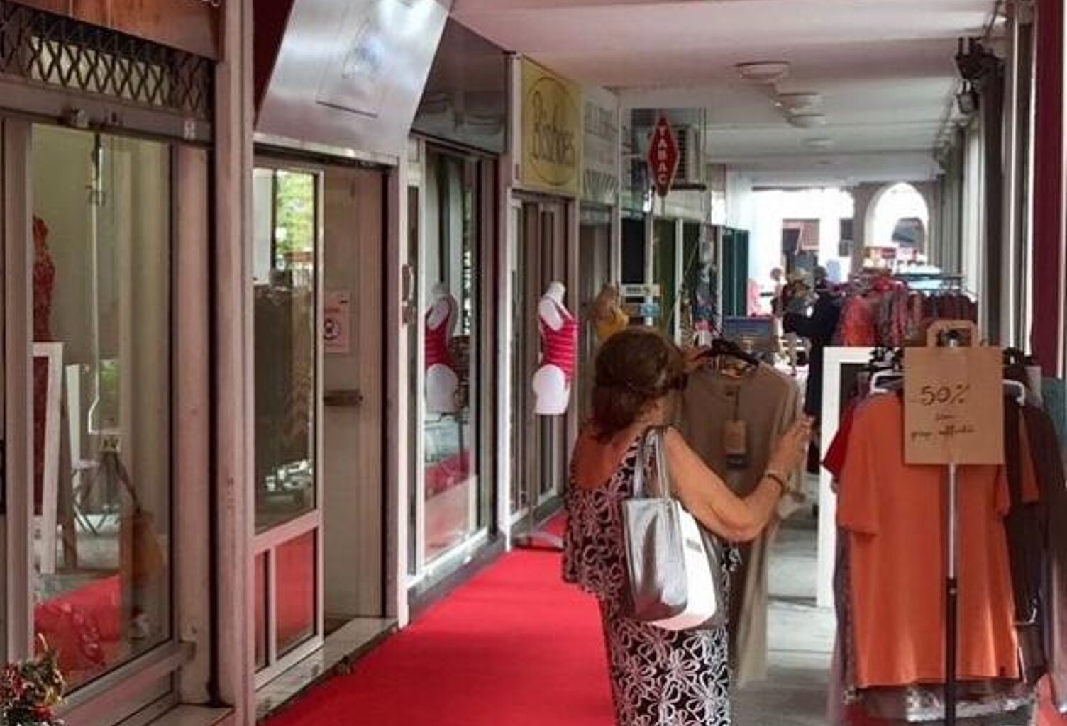 ORPI - ST GILLES LES BAINS TABAC / PRESSE Saint Gilles Les Bains 35 m2 — photo 1