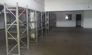 Local industriel  307 m² à louer à Saint-Pierre (97410)