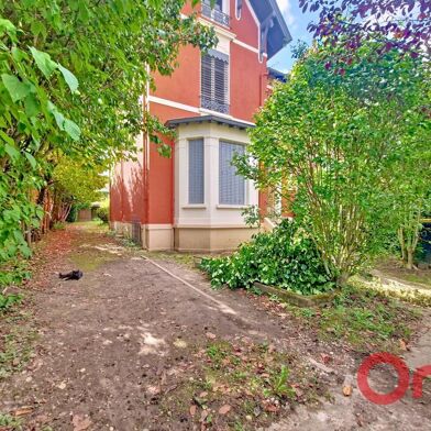 Maison 7 pièces 3000 €