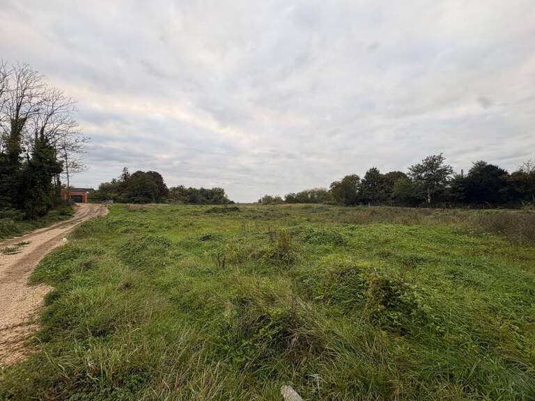 764m² en premier rang — photo 1