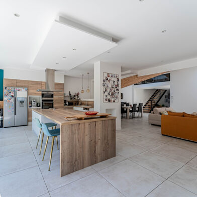 Appartement 4 pièces 549000 €