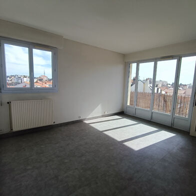 Appartement 3 pièces 710 €