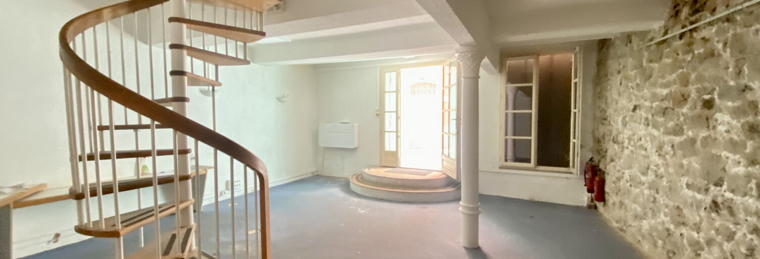 Commerce  48 m² à louer à Hyères (83400)