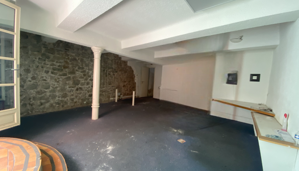 Local commercial 2 pièces  à louer Hyères 83400