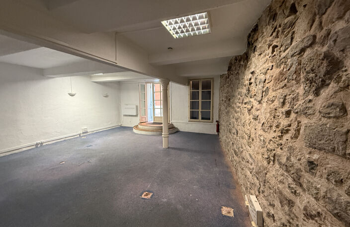 Local HYERES centre ville 48 m2 — photo 4