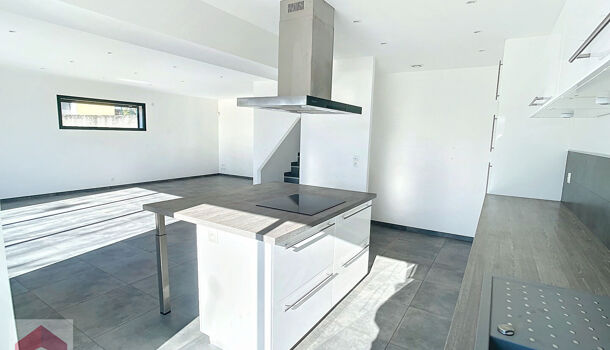 Villa / Maison 4 pièces  à louer Marseille 13eme 13013