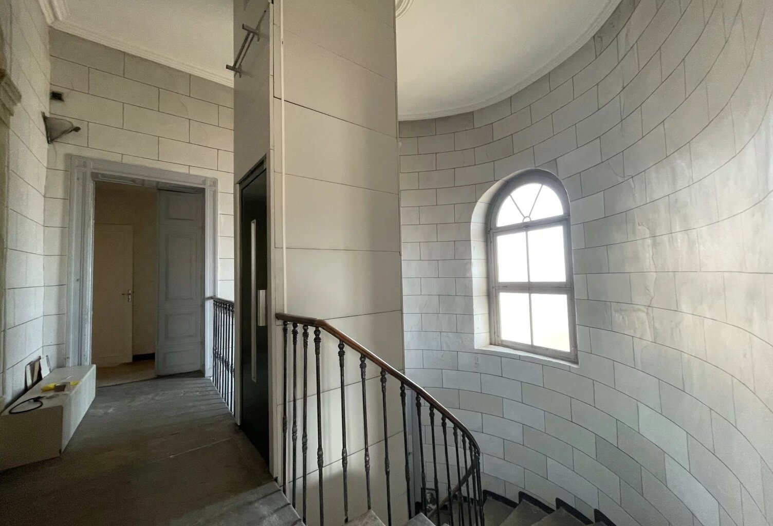 IMMEUBLE  HAUSSMANNIEN  DE CHARME AU COEUR DU CENTRE VILLE — photo 1