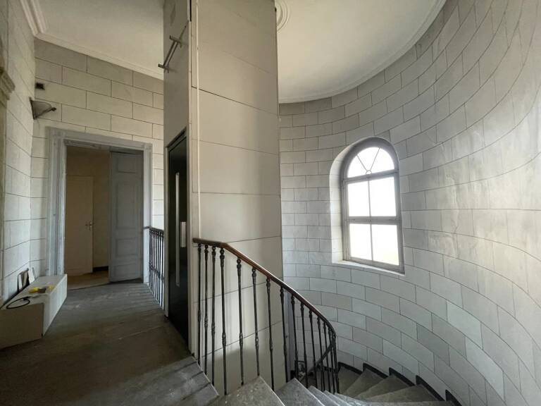 IMMEUBLE  HAUSSMANNIEN  DE CHARME AU COEUR DU CENTRE VILLE — photo 1