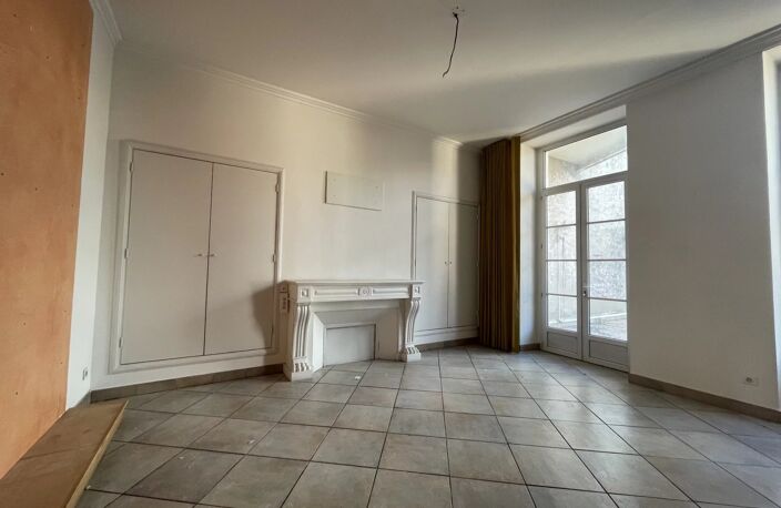 IMMEUBLE  HAUSSMANNIEN  DE CHARME AU COEUR DU CENTRE VILLE — photo 2