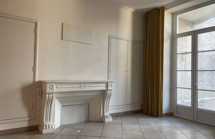 IMMEUBLE  HAUSSMANNIEN  DE CHARME AU COEUR DU CENTRE VILLE — photo 3